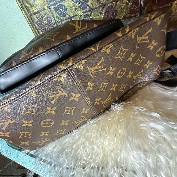 Louis Vuitton Josh backpack with LV Bag charm - Picture 13 of 14